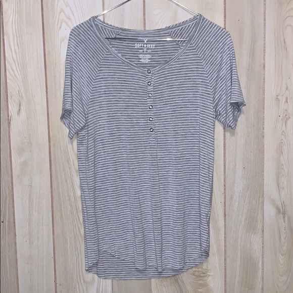 American Eagle Soft & Sexy Top - Picture 2 of 5